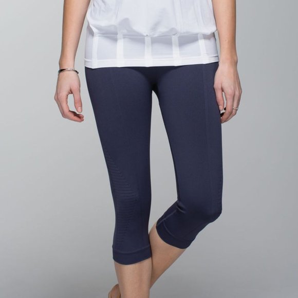 Lululemon | In The Flow Crop II *Pattern - Picture 3 of 15